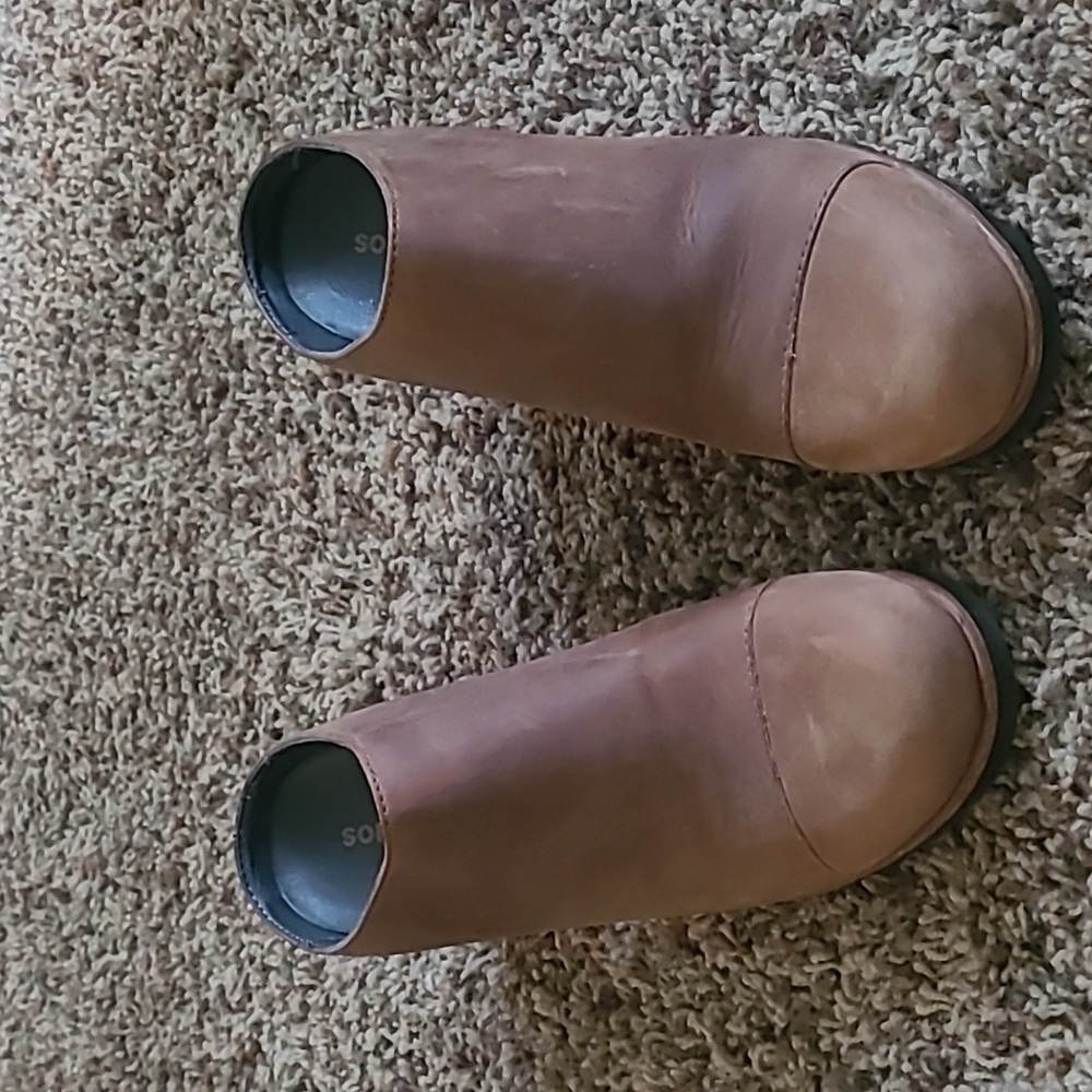 Womens Sorel slip on heels